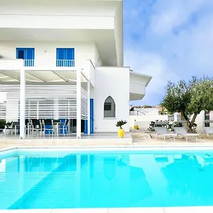 https://white-wall-luxury-rooms-scala-dei-turchi.sicilyhotelsitaly.net