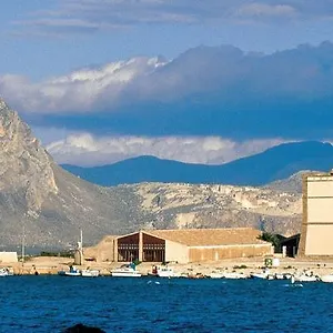 Hotel La Tonnara Di Bonagia ****