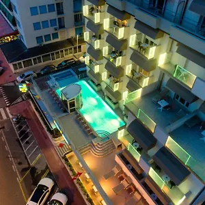 Hotel Jolanda ***
